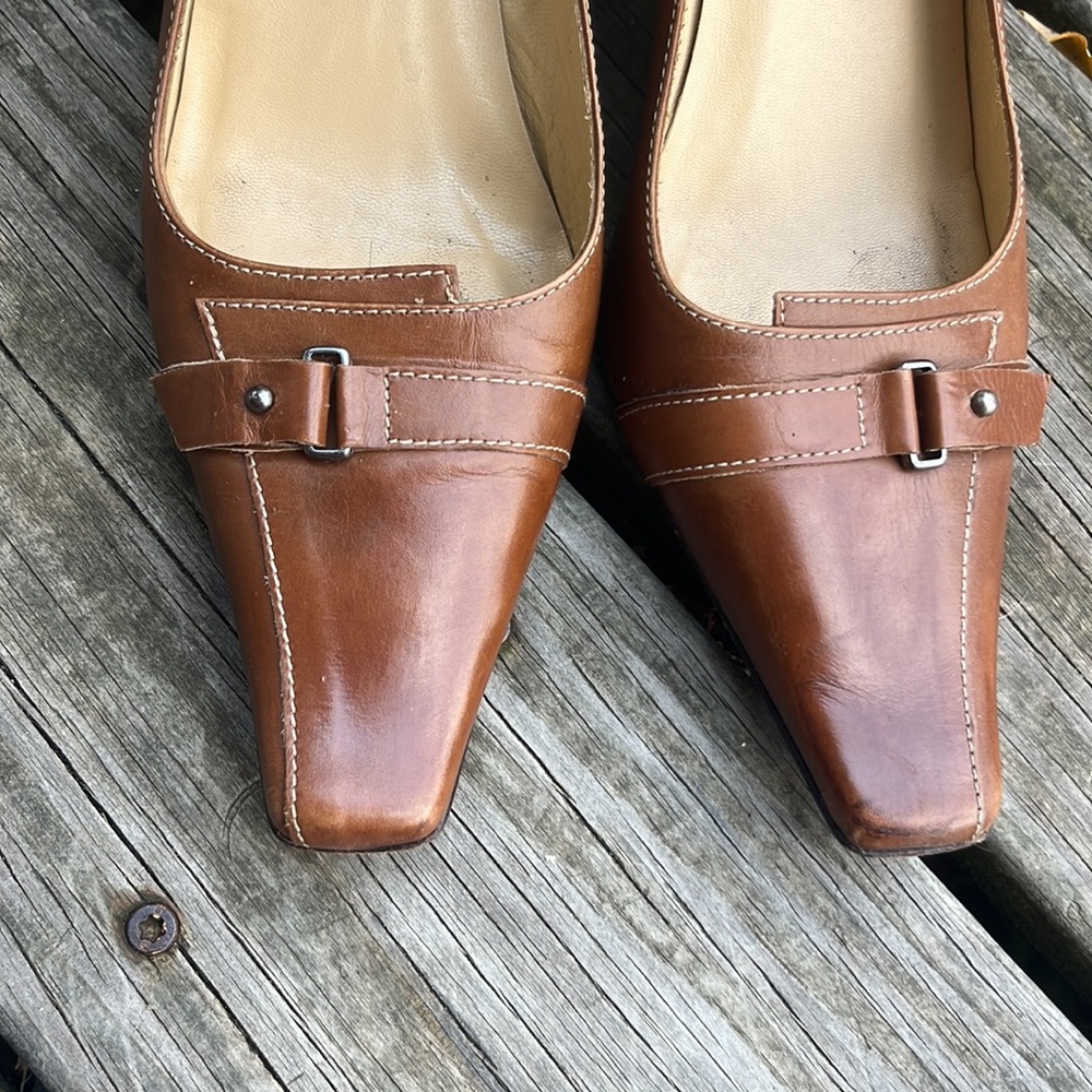 Vintage Brown Leather Square-Toe Pumps - Picture 3 of 4